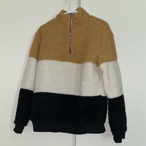 Pullover sweater
